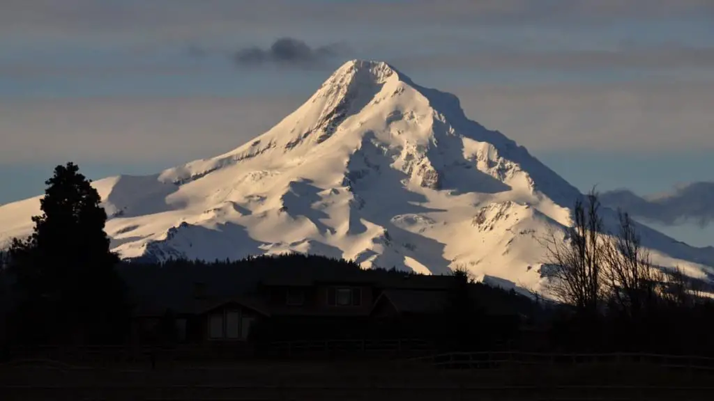 Hiking the Pacific Crest Trail - Mt Ranier